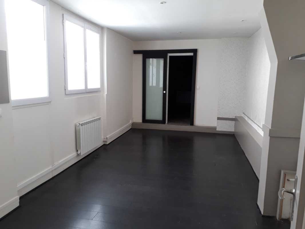 Photo du bien : à Louer Activités et Bureaux 78500 SARTROUVILLE offre 649905