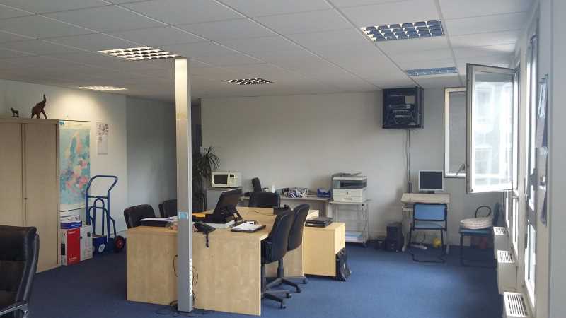 Photo du bien : à Vendre ou à Louer Bureaux 93160 NOISY LE GRAND offre 652679