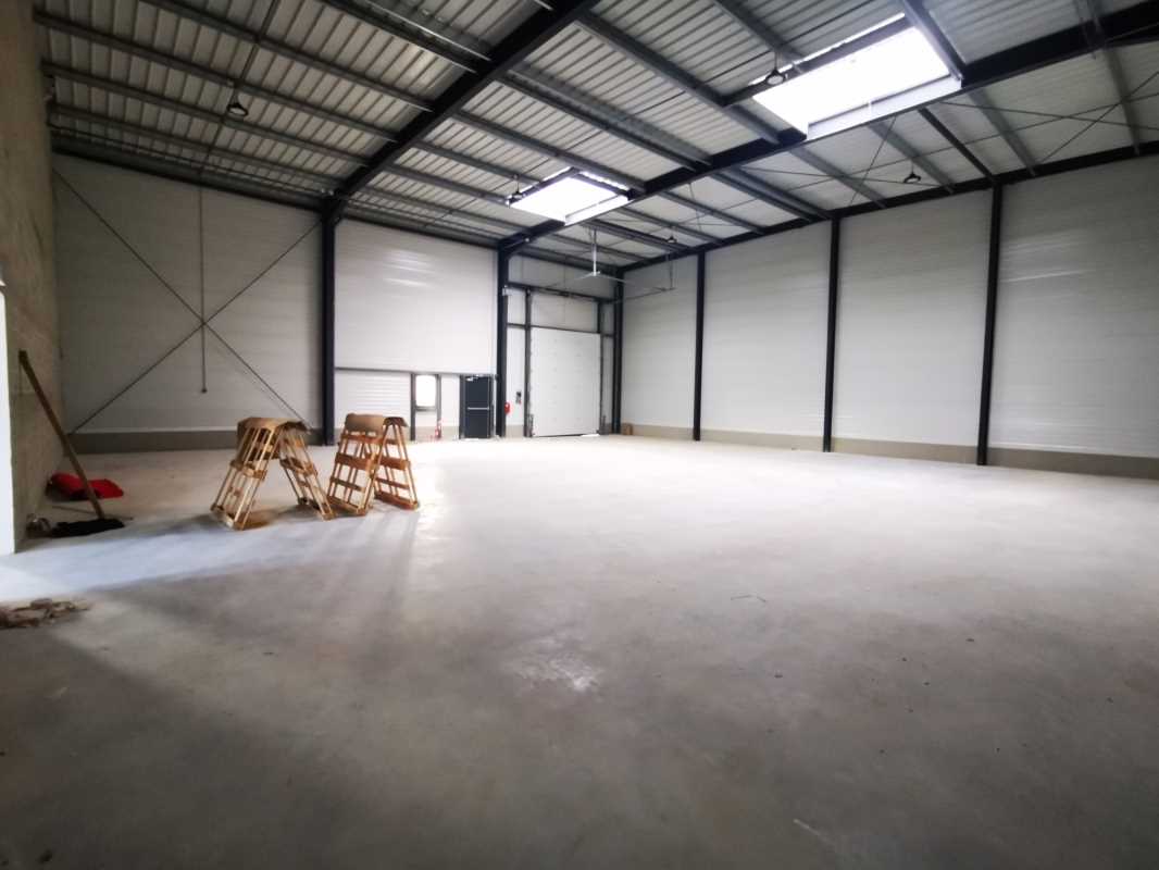 Photo du bien : à Vendre Activités et Bureaux 77700 SERRIS offre 657144