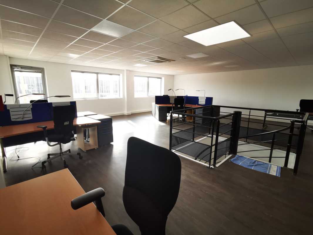 Photo du bien : à Louer Activités et Bureaux 77090 COLLEGIEN offre 657564