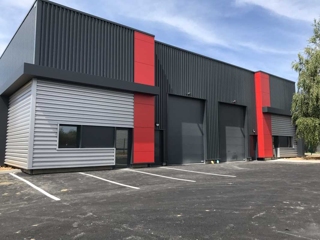 Photo du bien : à Louer Locaux d'activité 91280 SAINT PIERRE DU PERRAY offre (...)