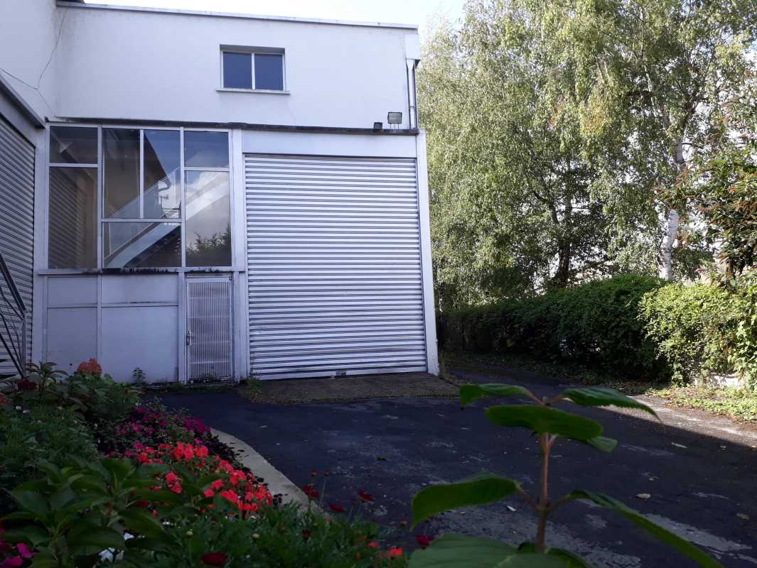 Photo du bien : à Louer Locaux d'activité 95350 SAINT BRICE SOUS FORET offre (...)