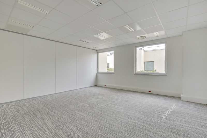 Photo du bien : à Louer Bureaux et Activités 95000 CERGY offre 668393