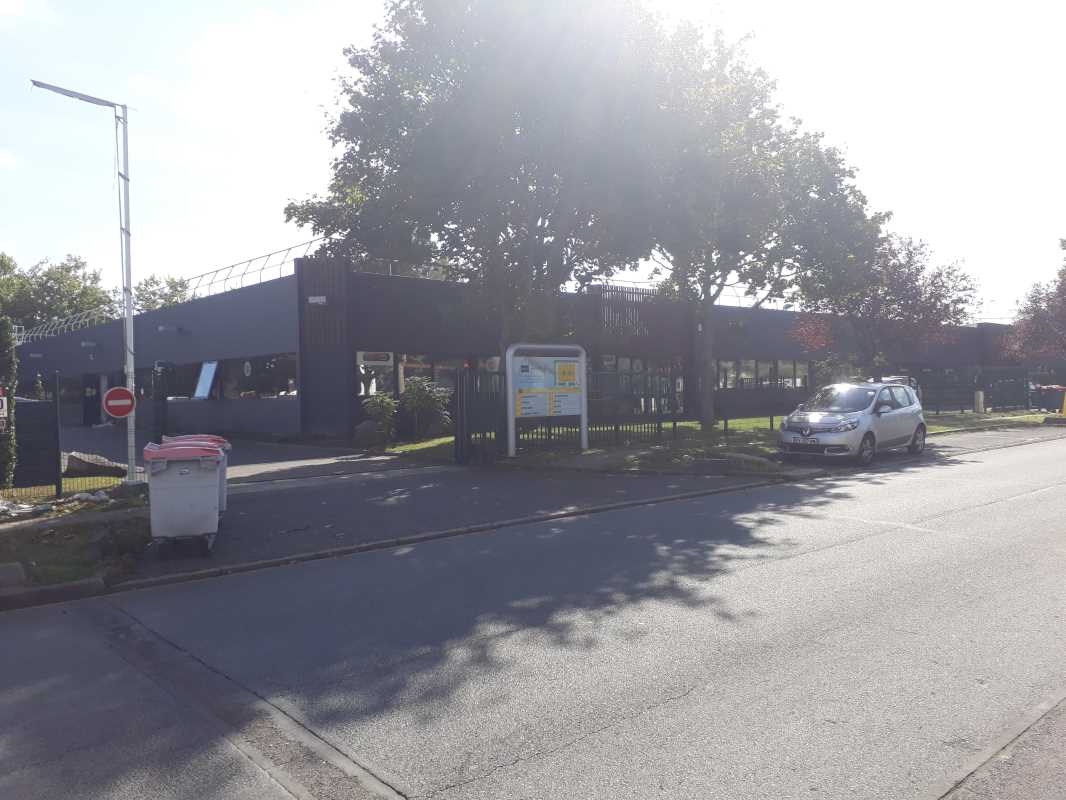 Photo du bien : à Louer Activités et Bureaux 91140 VILLEBON SUR YVETTE offre 673302