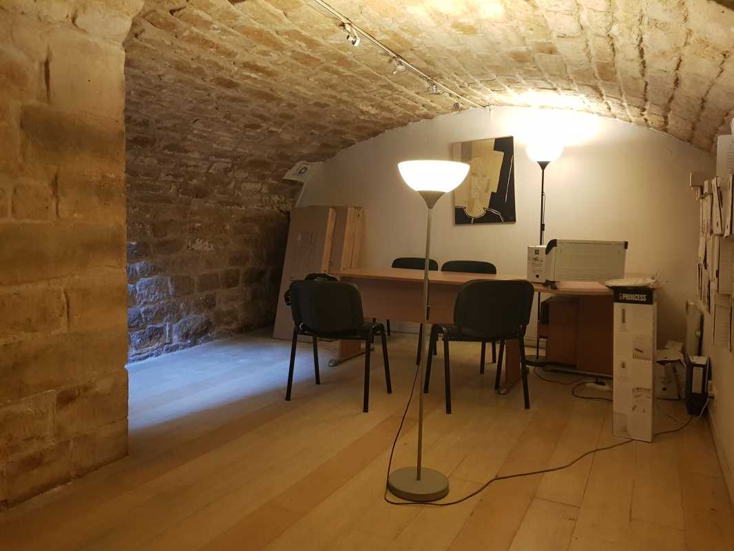 Photo du bien : Vente de murs occupés Locaux commerciaux 75010 PARIS offre 674485