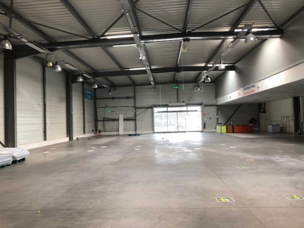 Photo du bien : à Louer Locaux commerciaux 95310 SAINT OUEN L'AUMONE offre (...)