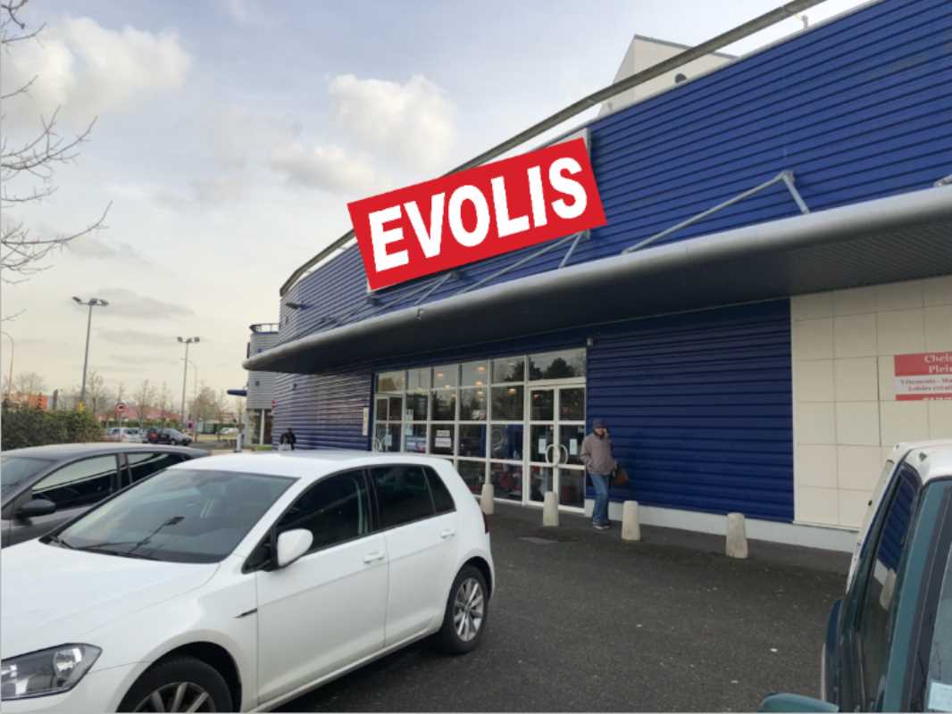 Photo du bien : à Louer Locaux commerciaux 78310 MAUREPAS offre 692864