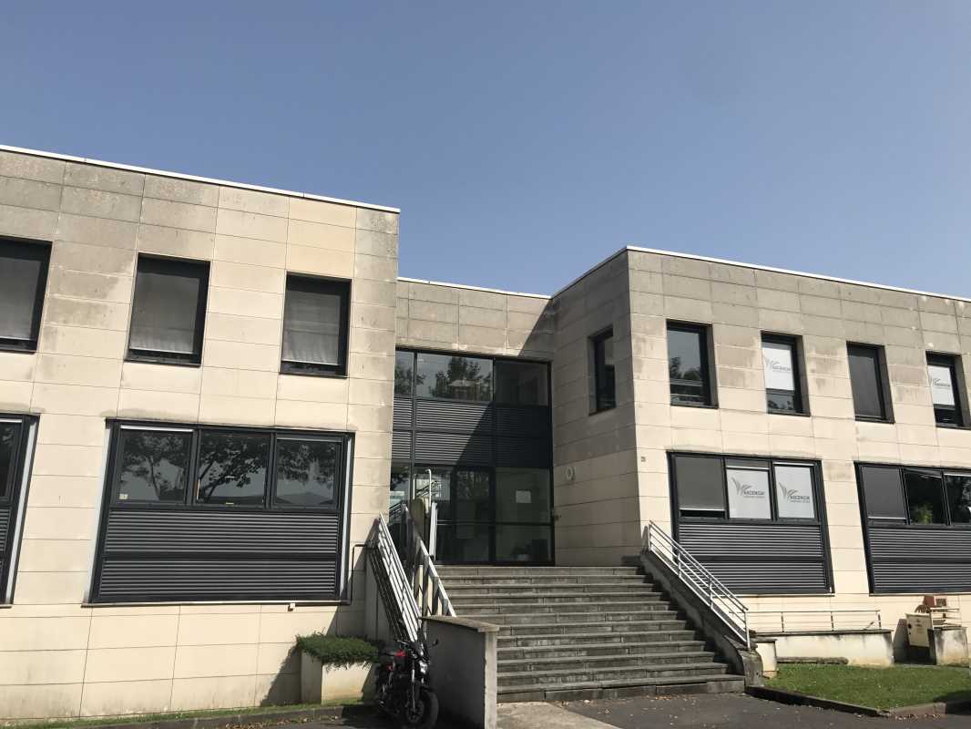 Photo du bien : à Vendre Bureaux 77185 LOGNES offre 694229