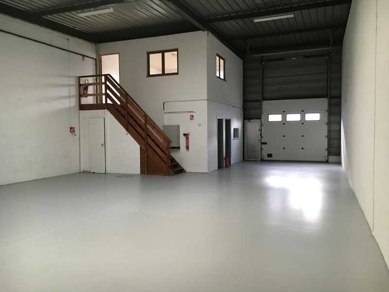 Photo du bien : Investissement Activités et Bureaux 95310 SAINT OUEN L'AUMONE offre (...)