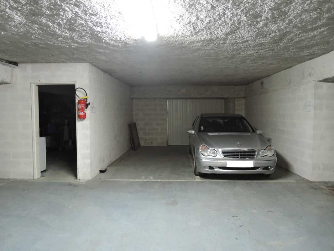 Photo du bien : à Vendre ou à Louer Locaux d'activité 77600 BUSSY SAINT GEORGES offre (...)