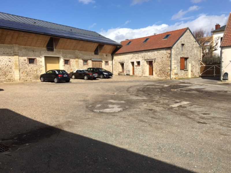 Photo du bien : à Louer Entrepôt et Locaux d'activité 95300 LIVILLIERS offre (...)