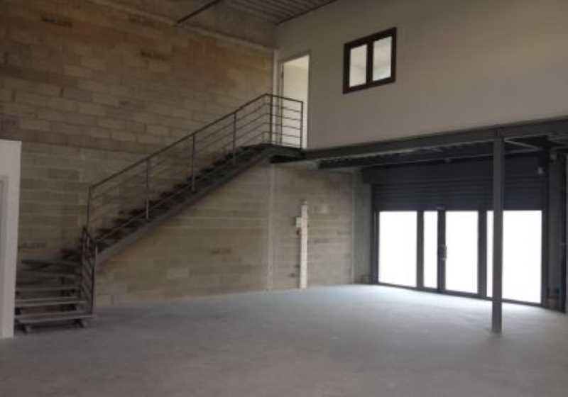 Photo du bien : à Louer Locaux d'activité 92390 VILLENEUVE LA GARENNE offre (...)