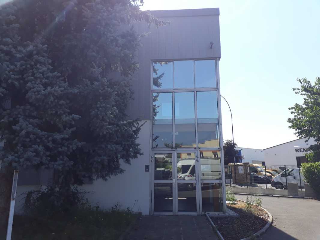 Photo du bien : à Louer Activités et Bureaux 94420 LE PLESSIS TREVISE offre 745256