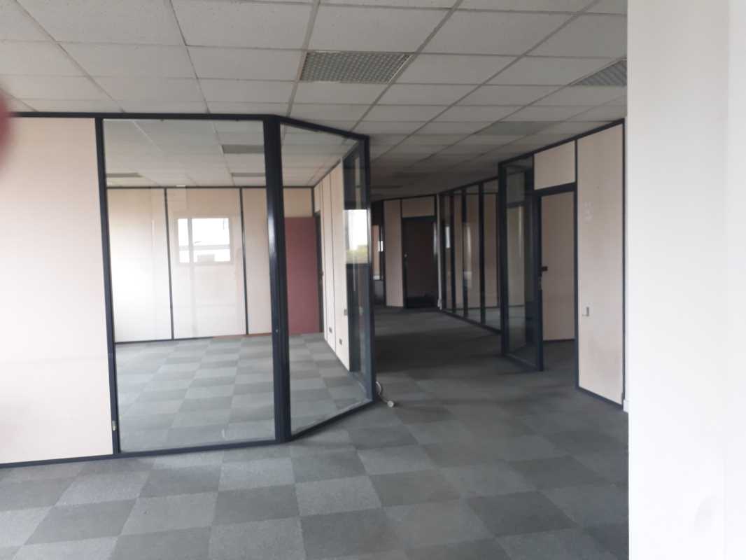 Photo du bien : à Louer Bureaux et Activités 91140 VILLEBON SUR YVETTE offre 753464