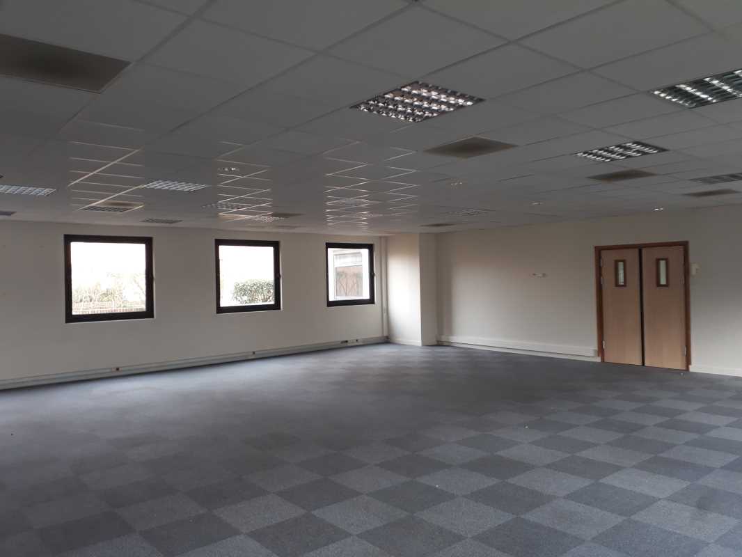 Photo du bien : à Louer Bureaux et Activités 91140 VILLEBON SUR YVETTE offre 753465