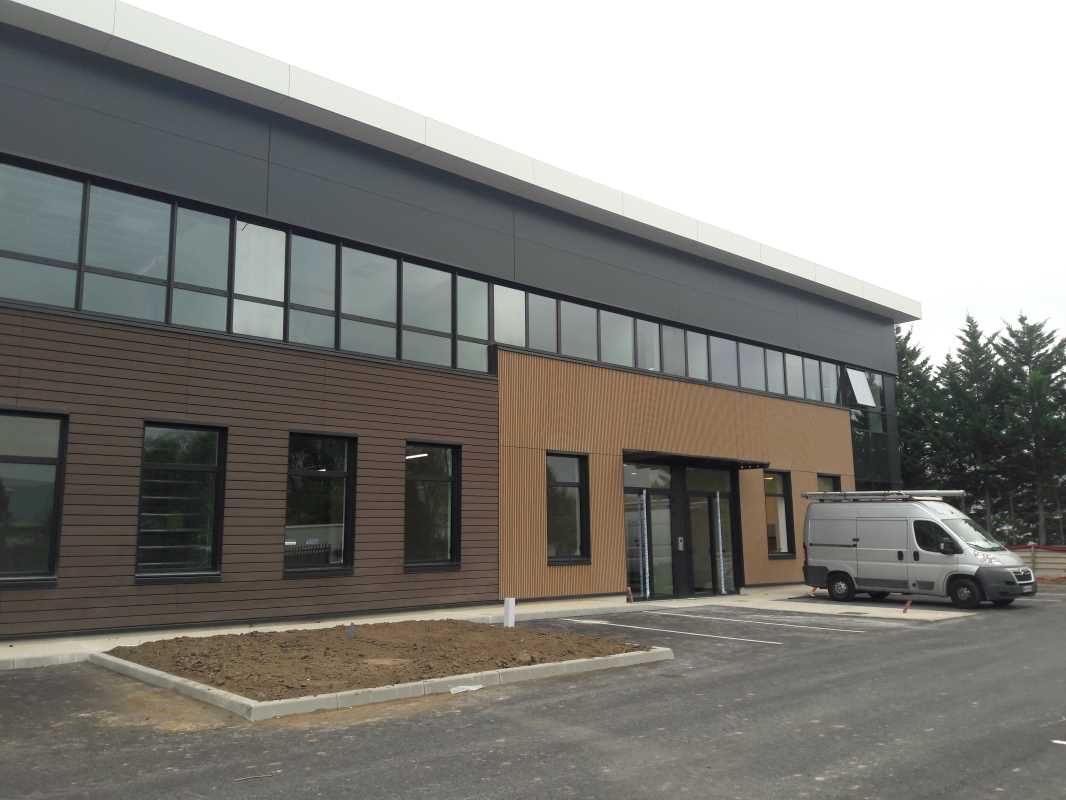 Photo du bien : à Louer Activités et Bureaux 92230 GENNEVILLIERS offre 755500
