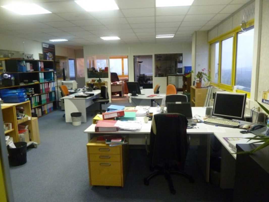 Photo du bien : à Louer Activités et Bureaux 94440 SANTENY offre 759482