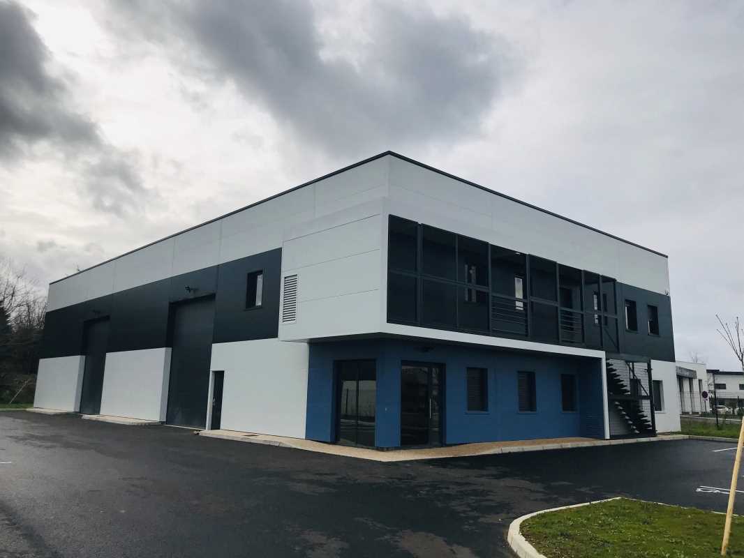 Photo du bien : à Louer Locaux d'activité 91280 SAINT PIERRE DU PERRAY offre (...)