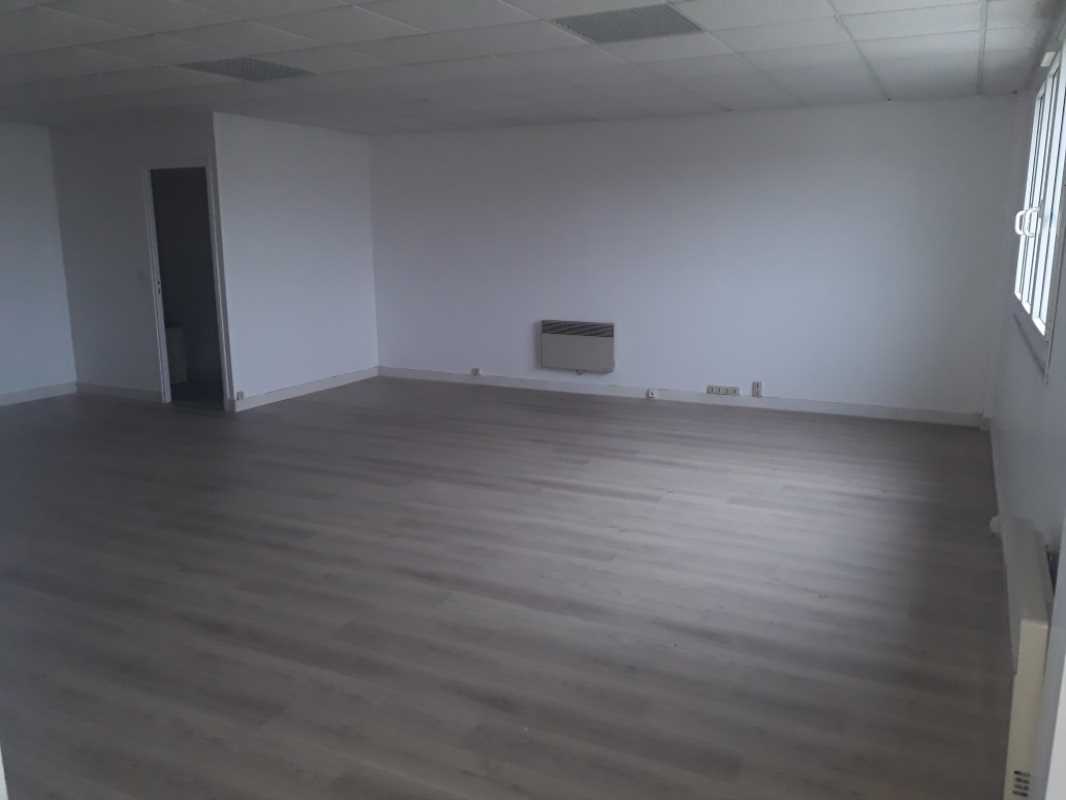 Photo du bien : à Louer Bureaux et Activités 95330 DOMONT offre 768176