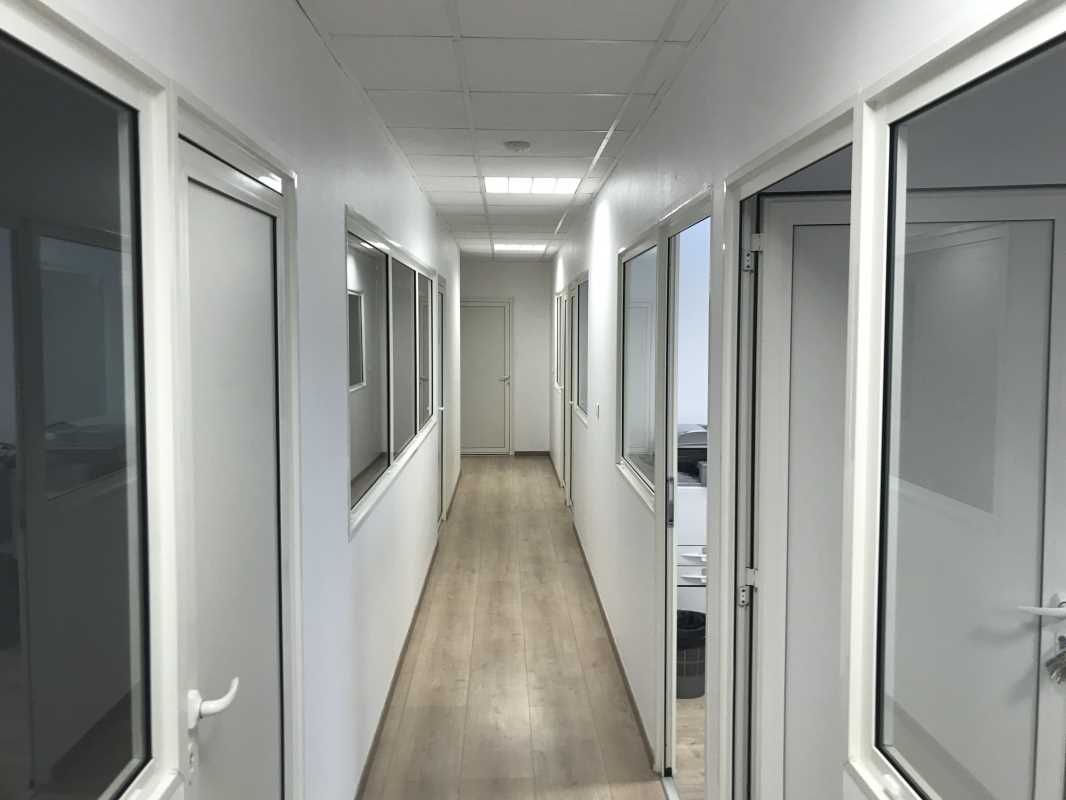 Photo du bien : à Vendre ou à Louer Locaux d'activité 77127 LIEUSAINT offre (...)