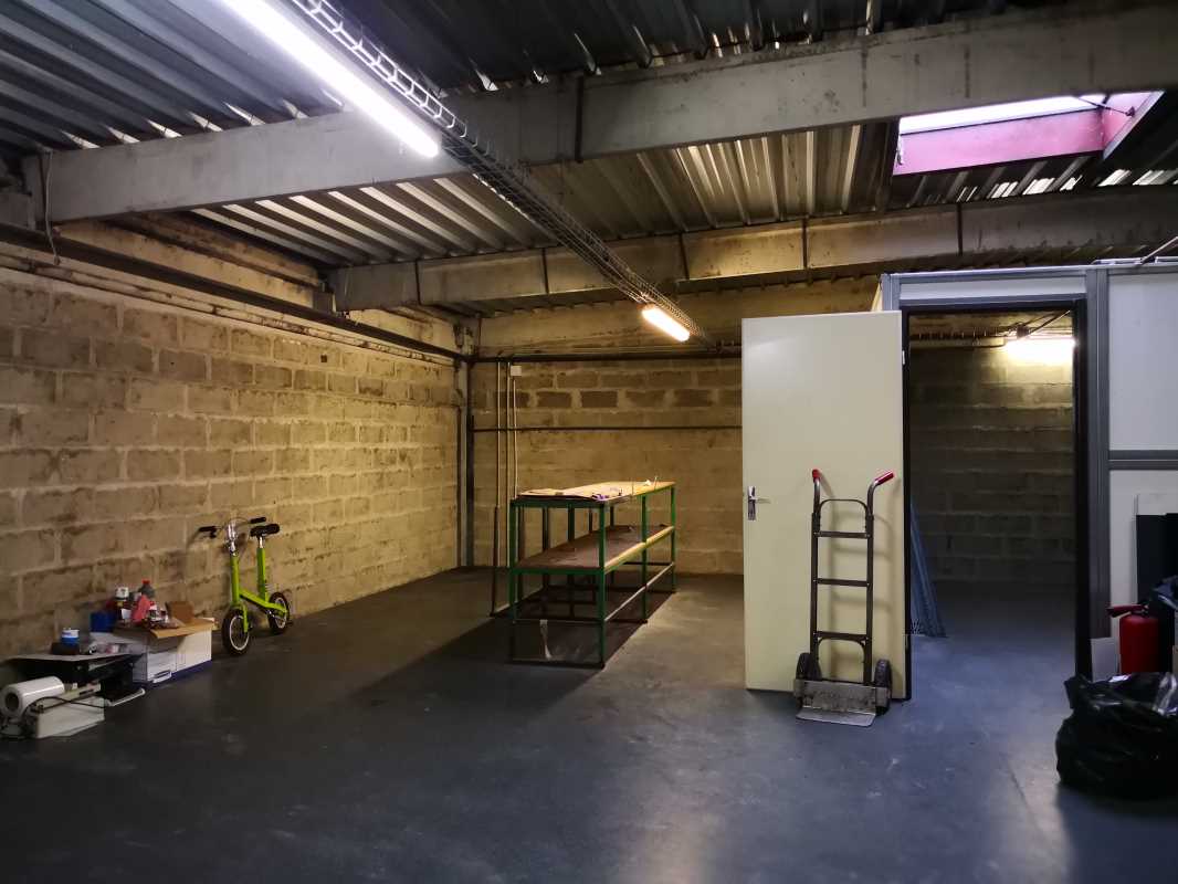 Photo du bien : à Vendre Entrepôt et Locaux d'activité 91070 BONDOUFLE offre (...)