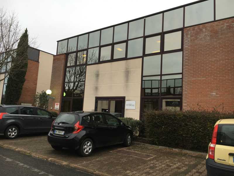 Photo du bien : à Louer Locaux d'activité 95310 SAINT OUEN L'AUMONE offre (...)