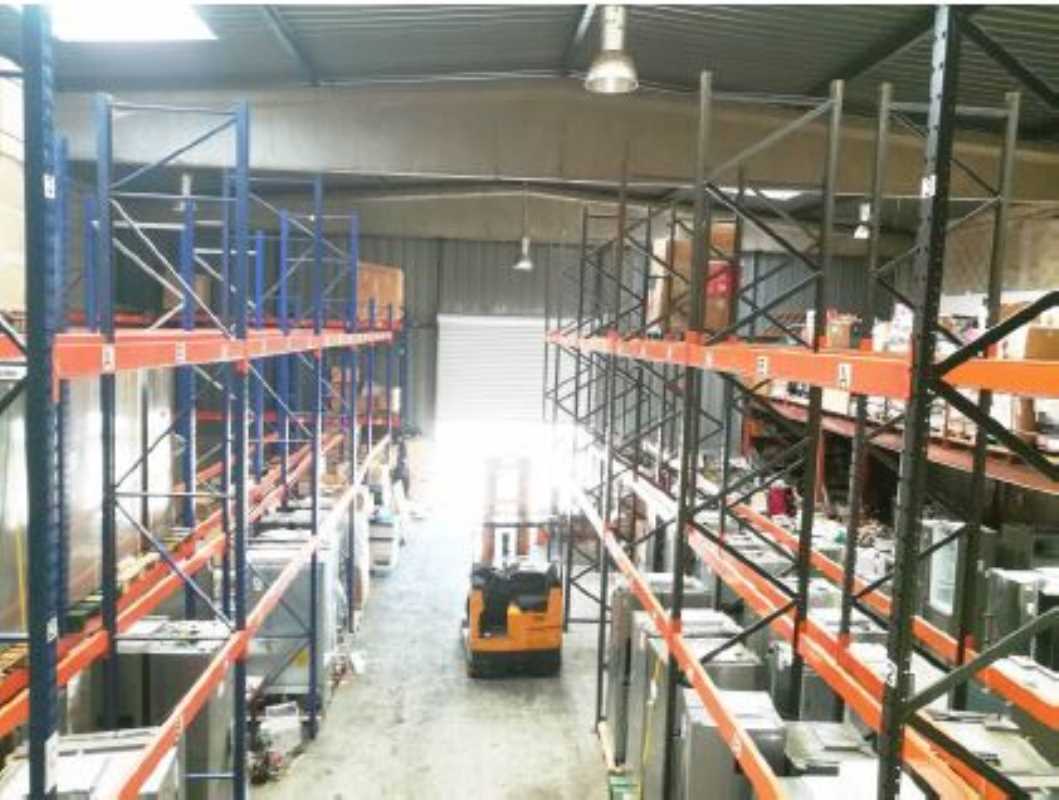 Photo du bien : à Vendre Activités et Bureaux 95310 SAINT OUEN L'AUMONE offre (...)