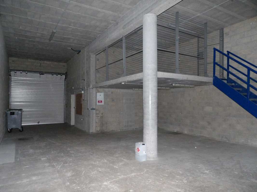 Photo du bien : à Louer Activités et Bureaux 78920 ECQUEVILLY offre 777323