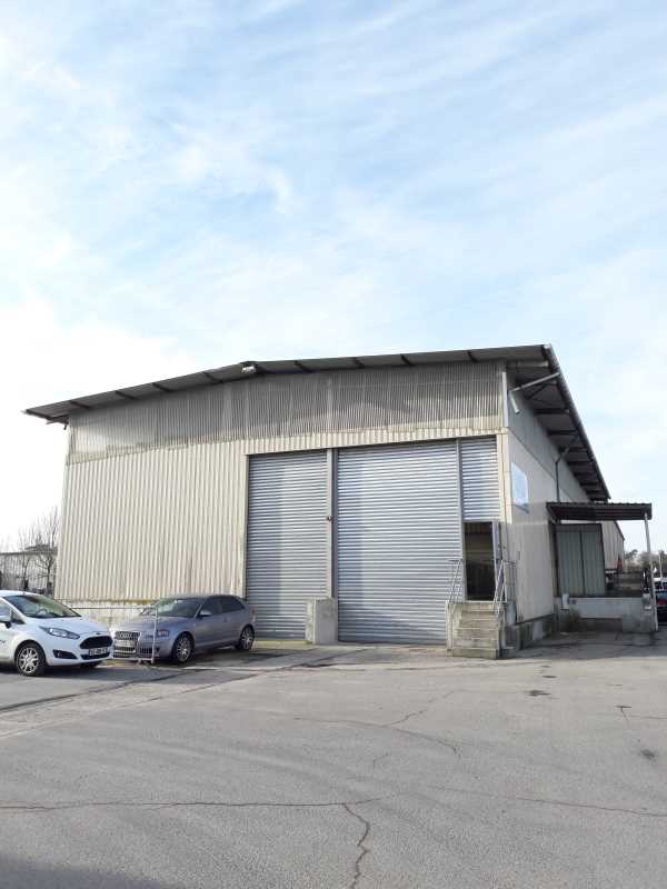 Photo du bien : à Louer Locaux d'activité 91180 SAINT GERMAIN LES ARPAJON offre (...)
