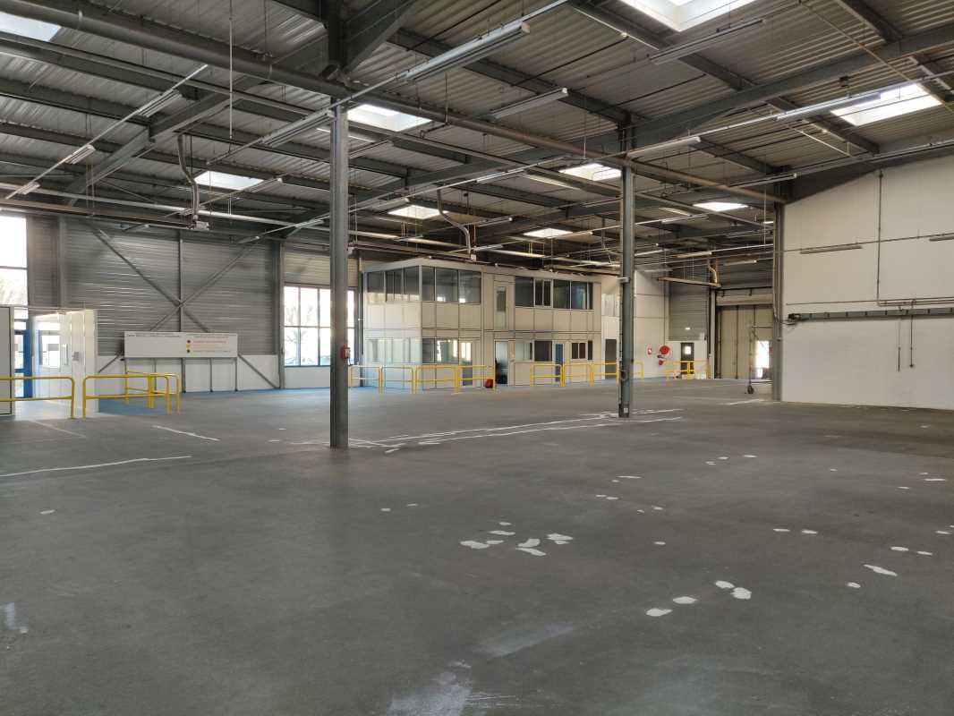 Photo du bien : à Louer Locaux d'activité 93450 L'ILE SAINT DENIS offre (...)