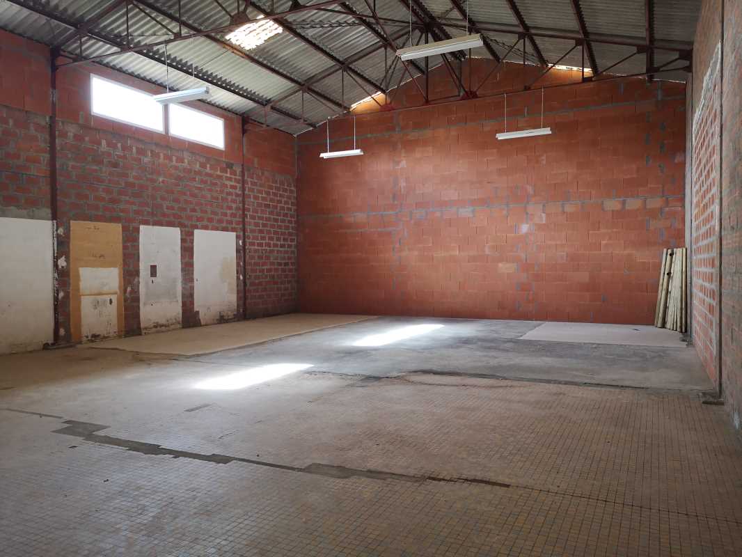 Photo du bien : à Louer Locaux d'activité 33160 SAINT MEDARD EN JALLES offre (...)
