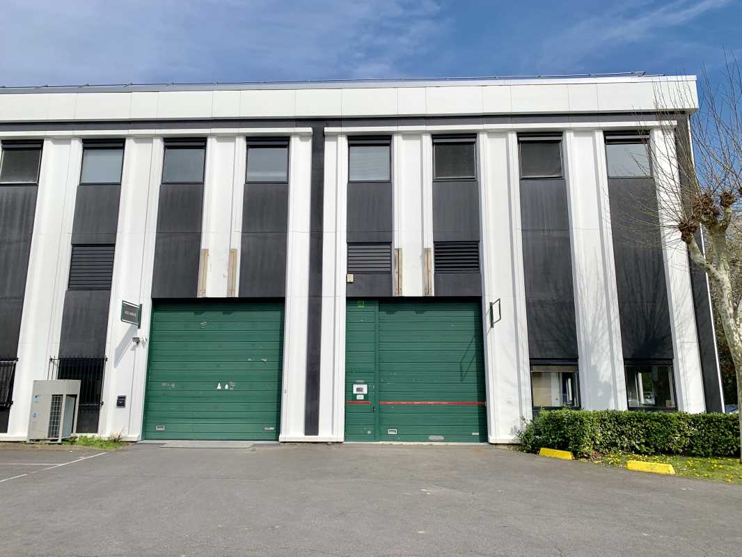 Photo du bien : à Louer Locaux d'activité 91370 VERRIERES LE BUISSON offre (...)