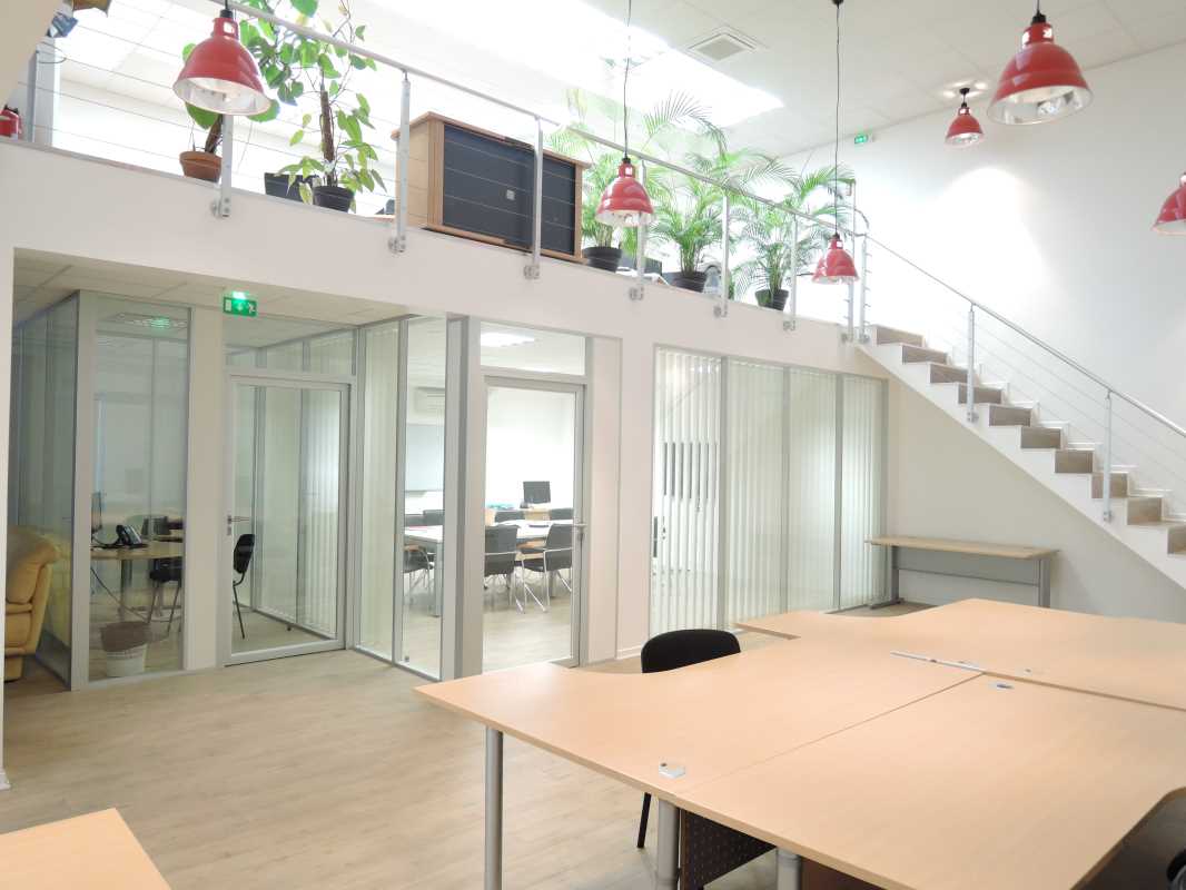 Photo du bien : à Louer Locaux d'activité 92000 NANTERRE offre 801944