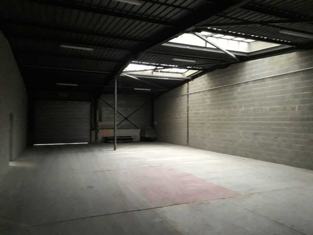 Photo du bien : à Louer Locaux d'activité 78120 RAMBOUILLET offre 802494