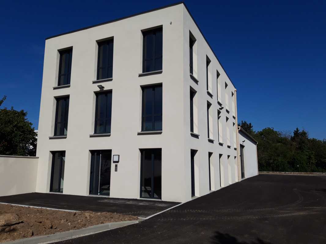 Photo du bien : à Louer Bureaux et Activités 91830 LE COUDRAY MONTCEAUX offre (...)