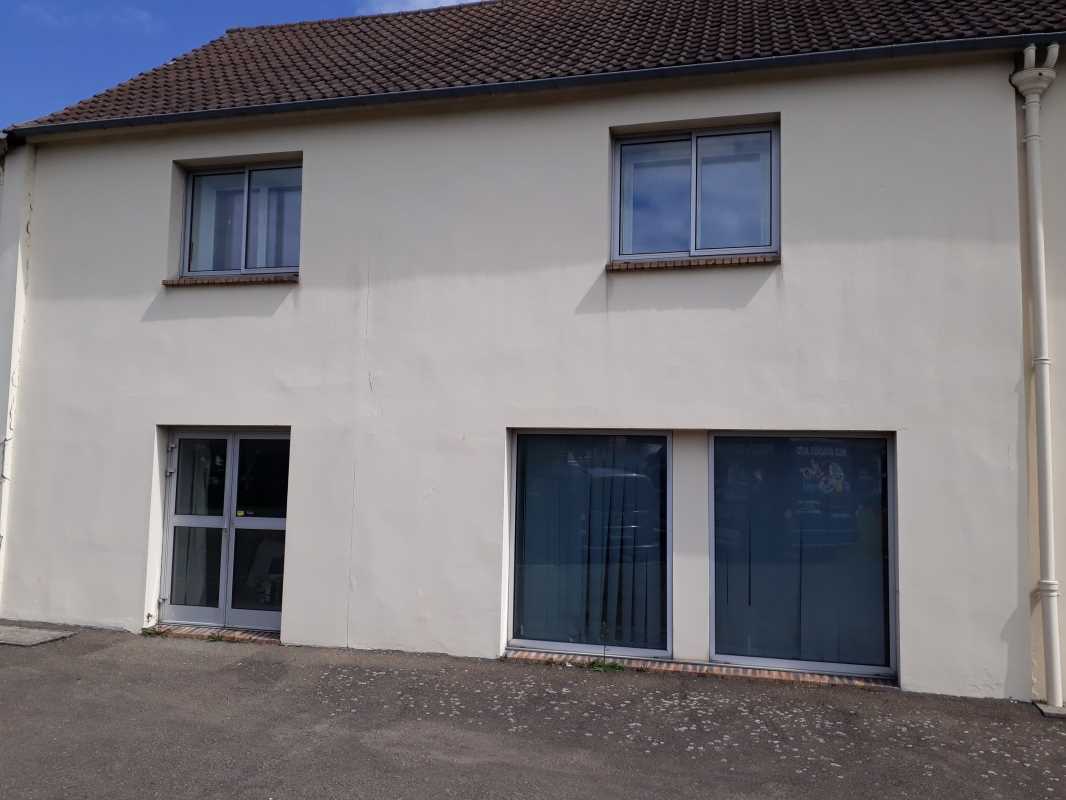 Photo du bien : à Louer Bureaux 78310 COIGNIERES offre 813257