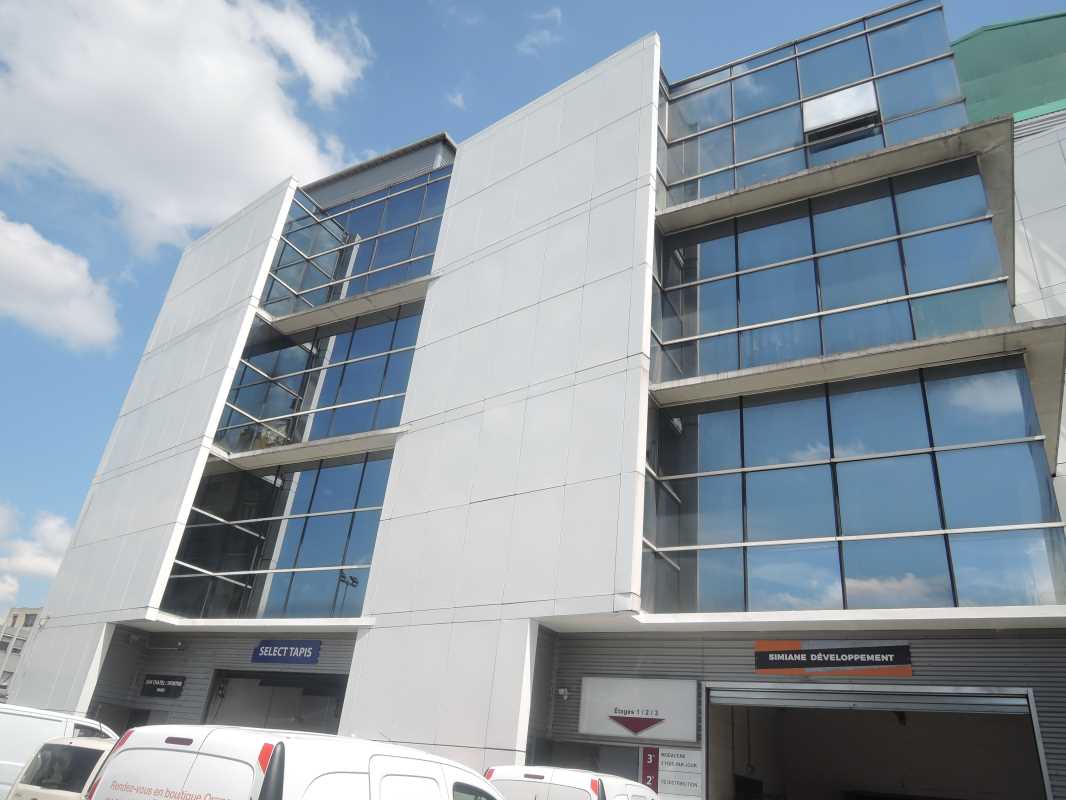 Photo du bien : à Louer Bureaux et Activités 93210 LA PLAINE SAINT DENIS offre (...)