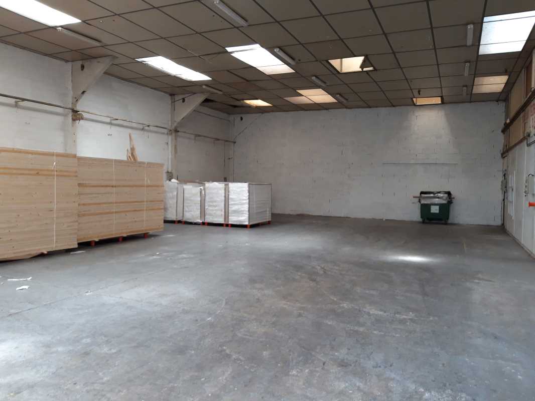 Photo du bien : à Louer Entrepôt et Locaux d'activité 91220 BRETIGNY SUR ORGE offre (...)