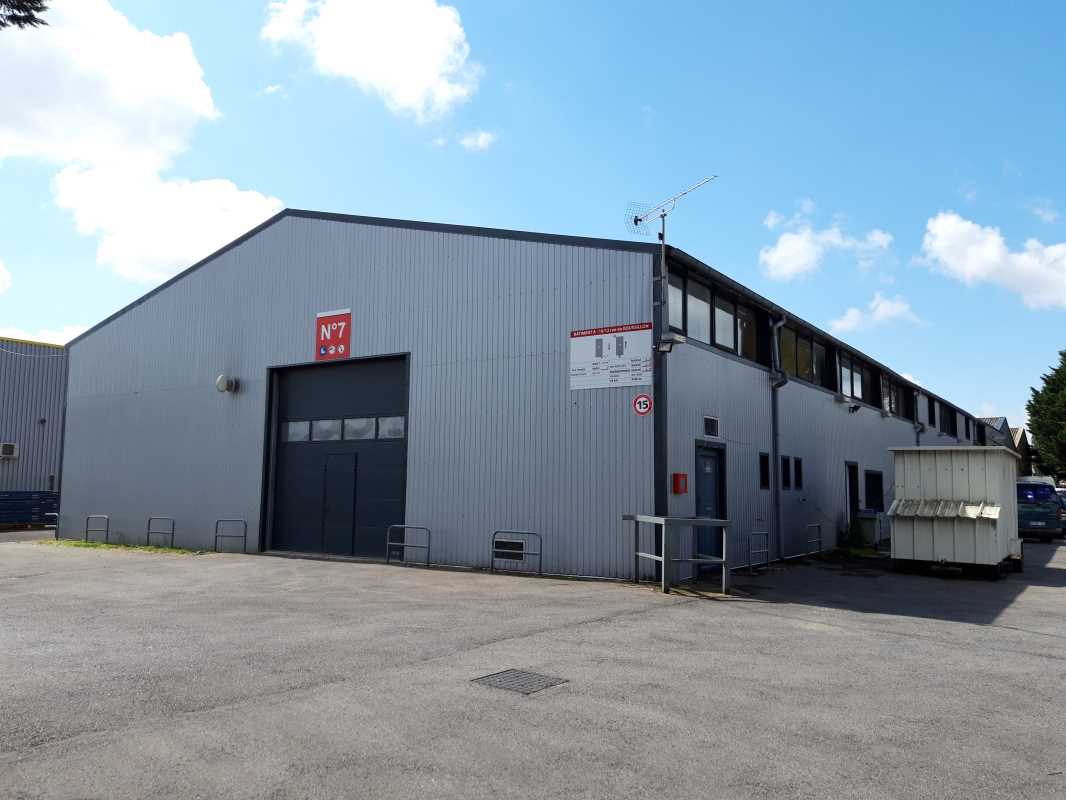 Photo du bien : à Louer Entrepôt et Locaux d'activité 91220 BRETIGNY SUR ORGE offre (...)