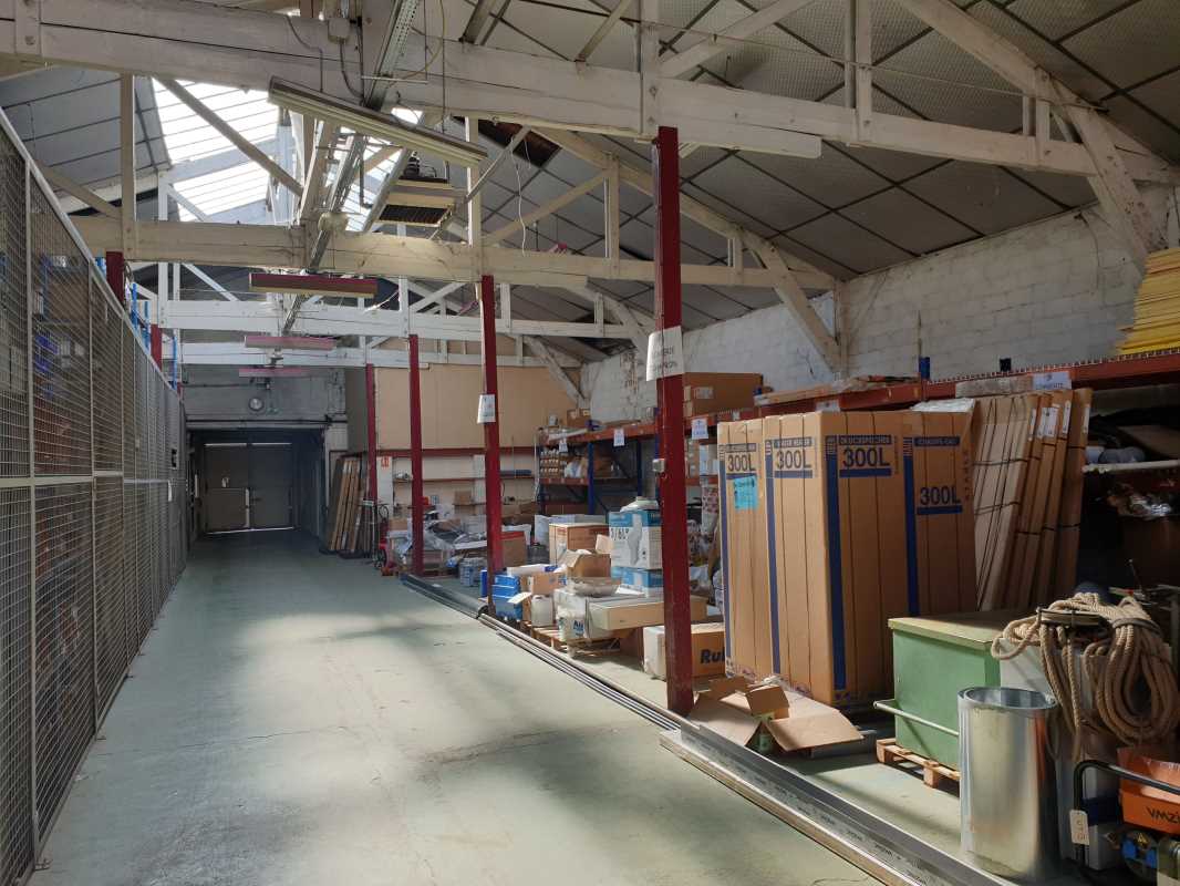 Photo du bien : à Vendre ou à Louer Activités et Bureaux 92000 NANTERRE offre 825901