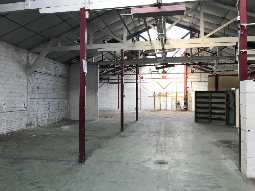 Photo du bien : à Vendre ou à Louer Activités et Bureaux 92000 NANTERRE offre 825901