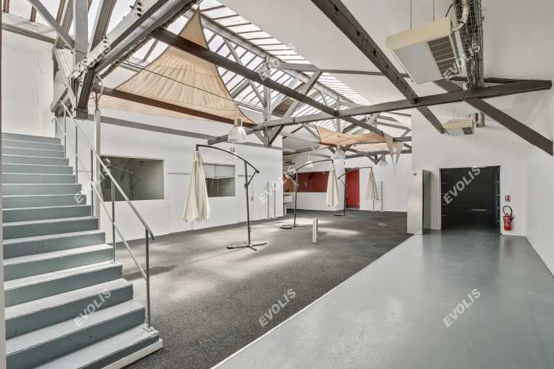 Photo du bien : à Vendre ou à Louer Bureaux et Activités 92340 BOURG LA REINE offre (...)