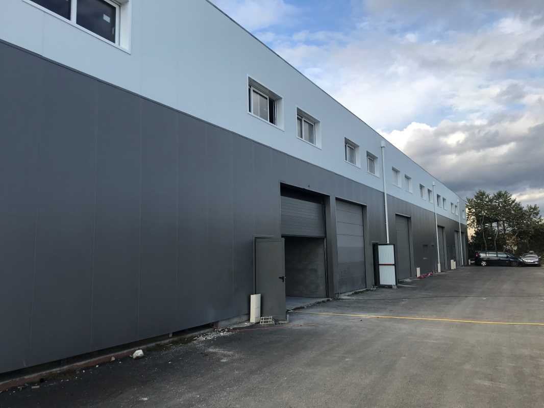 Photo du bien : à Vendre Locaux d'activité 77170 BRIE COMTE ROBERT offre 834853