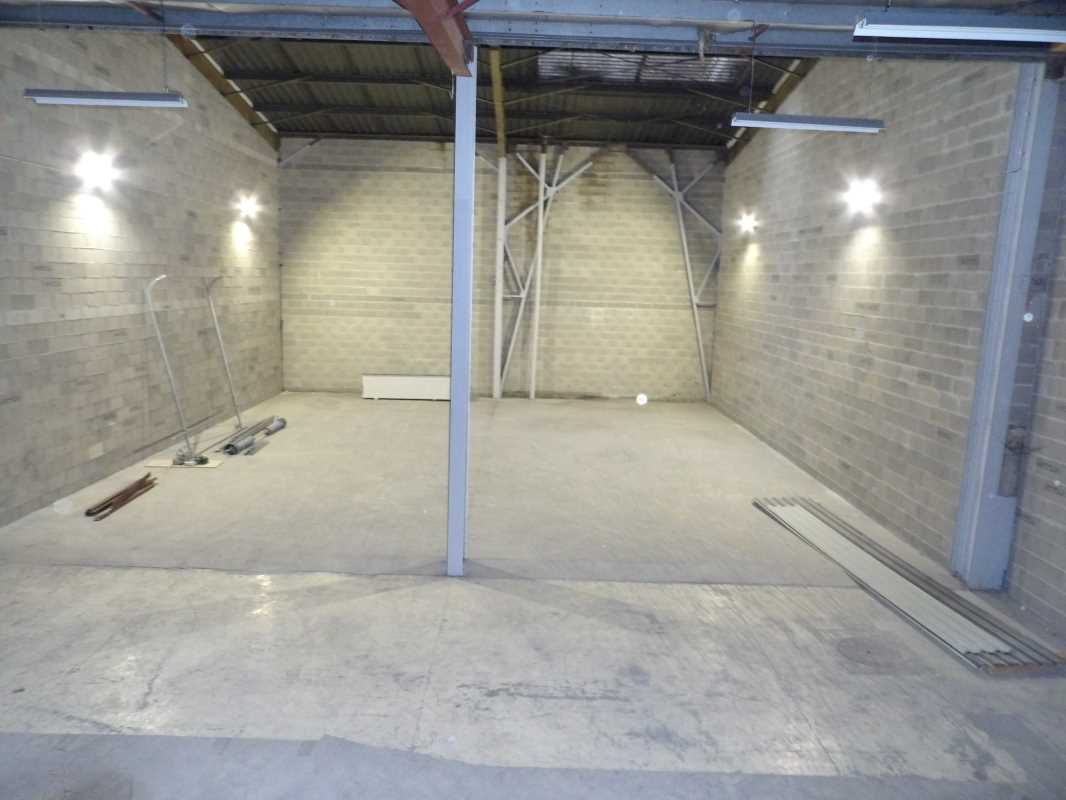 Photo du bien : à Louer Locaux d'activité 78711 MANTES LA VILLE offre 843465