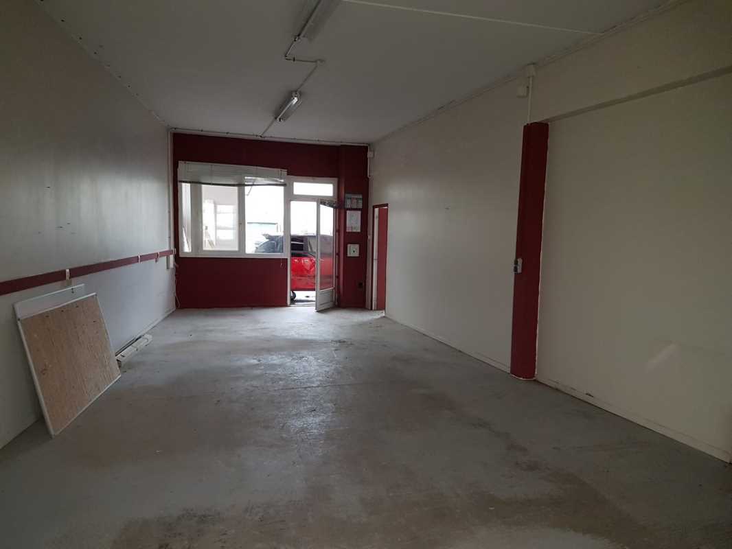 Photo du bien : à Louer Locaux d'activité 78690 LES ESSARTS LE ROI offre 846319