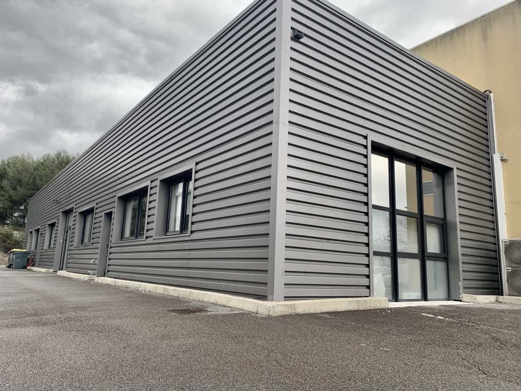 Photo du bien : à Vendre ou à Louer Bureaux et Activités 34430 SAINT JEAN DE VEDAS offre (...)