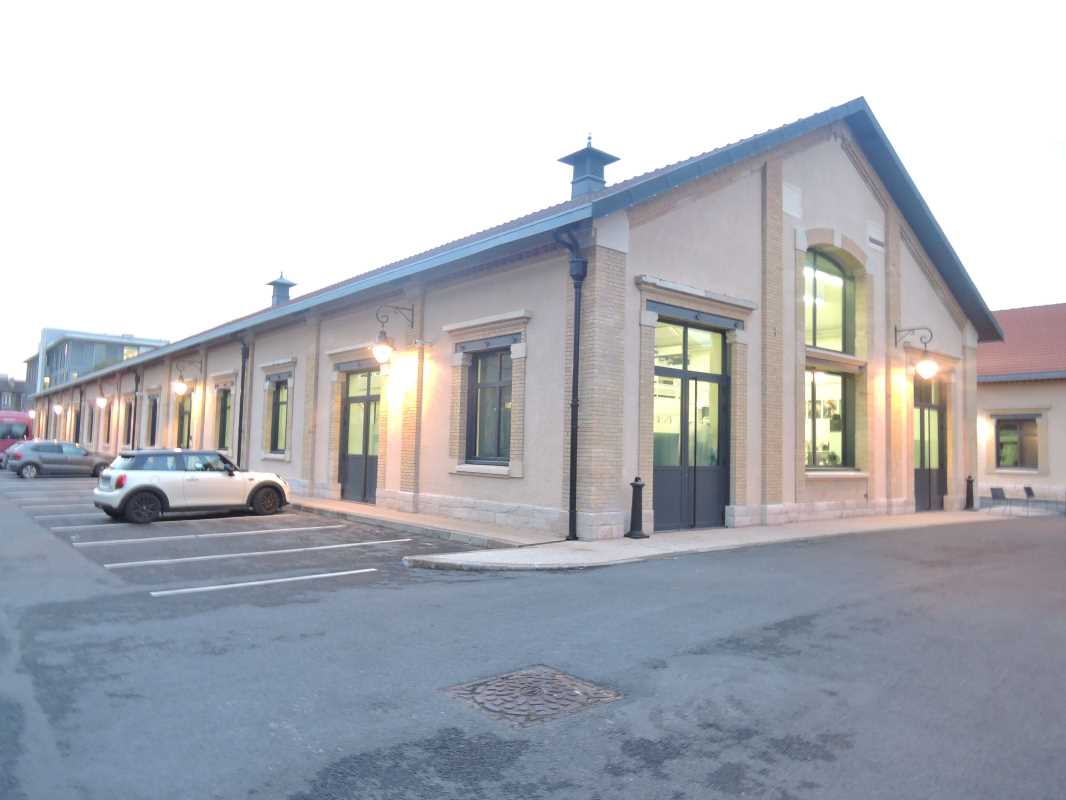 Photo du bien : à Louer Entrepôt et Locaux d'activité 93300 AUBERVILLIERS offre (...)