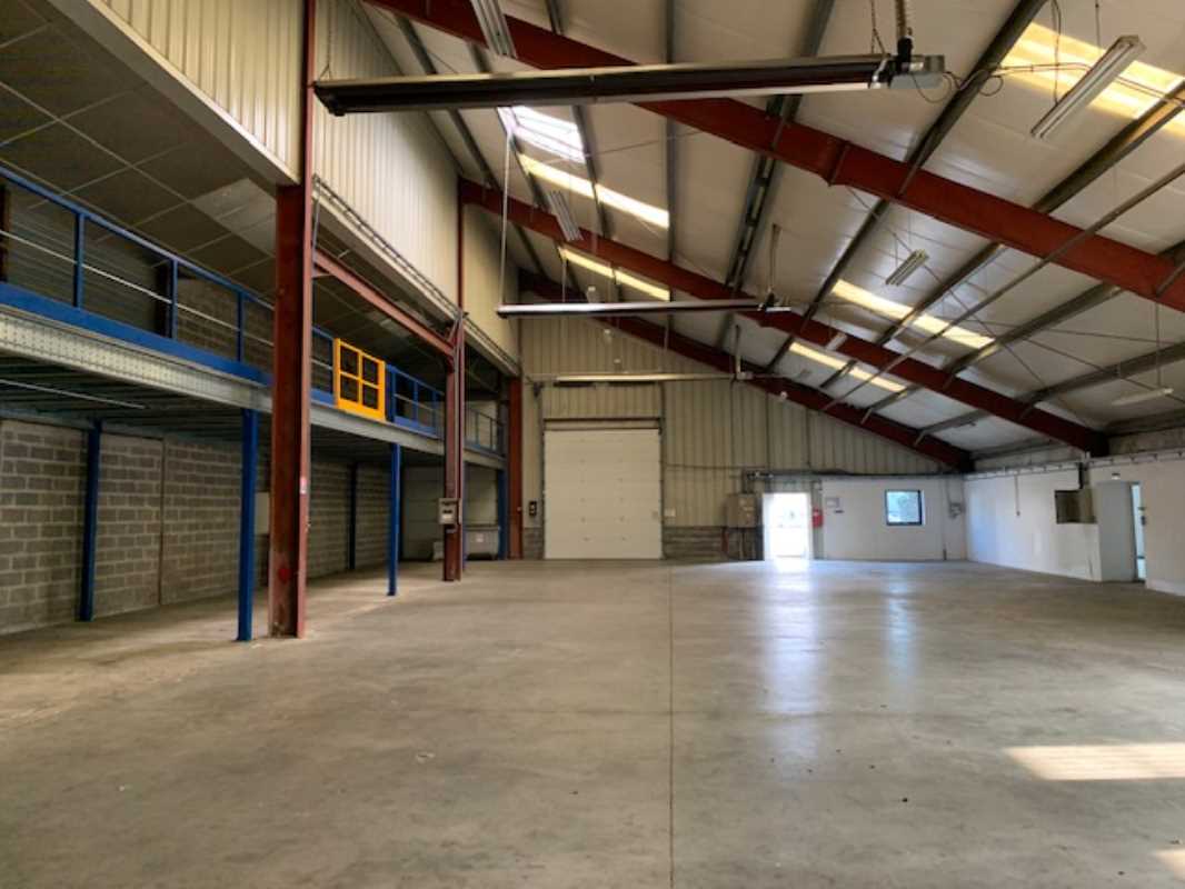 Photo du bien : à Vendre Locaux d'activité 78700 CONFLANS SAINTE HONORINE offre (...)