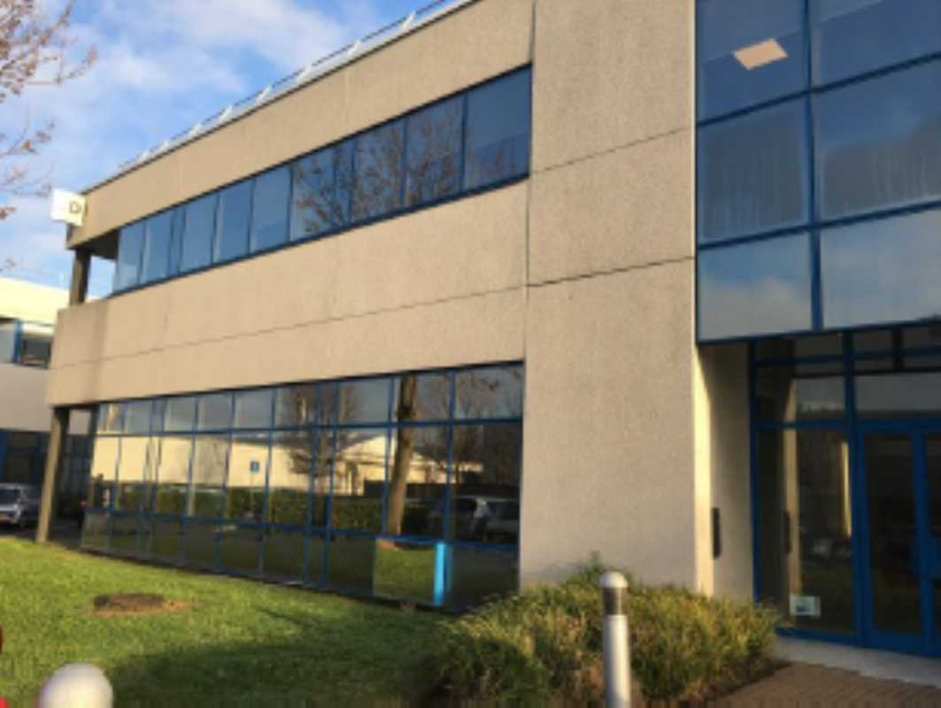 Photo du bien : à Louer Activités et Bureaux 92230 GENNEVILLIERS offre 855801