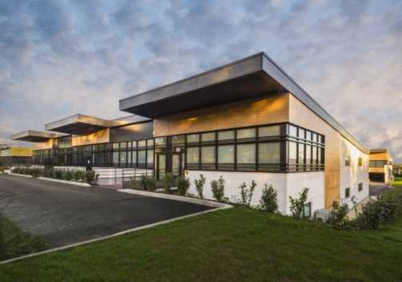 Photo du bien : à Vendre Locaux d'activité 77600 BUSSY SAINT GEORGES offre (...)